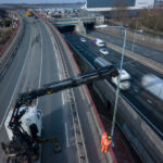 Nebest onderzoekers aan het werk bij brug over de noord